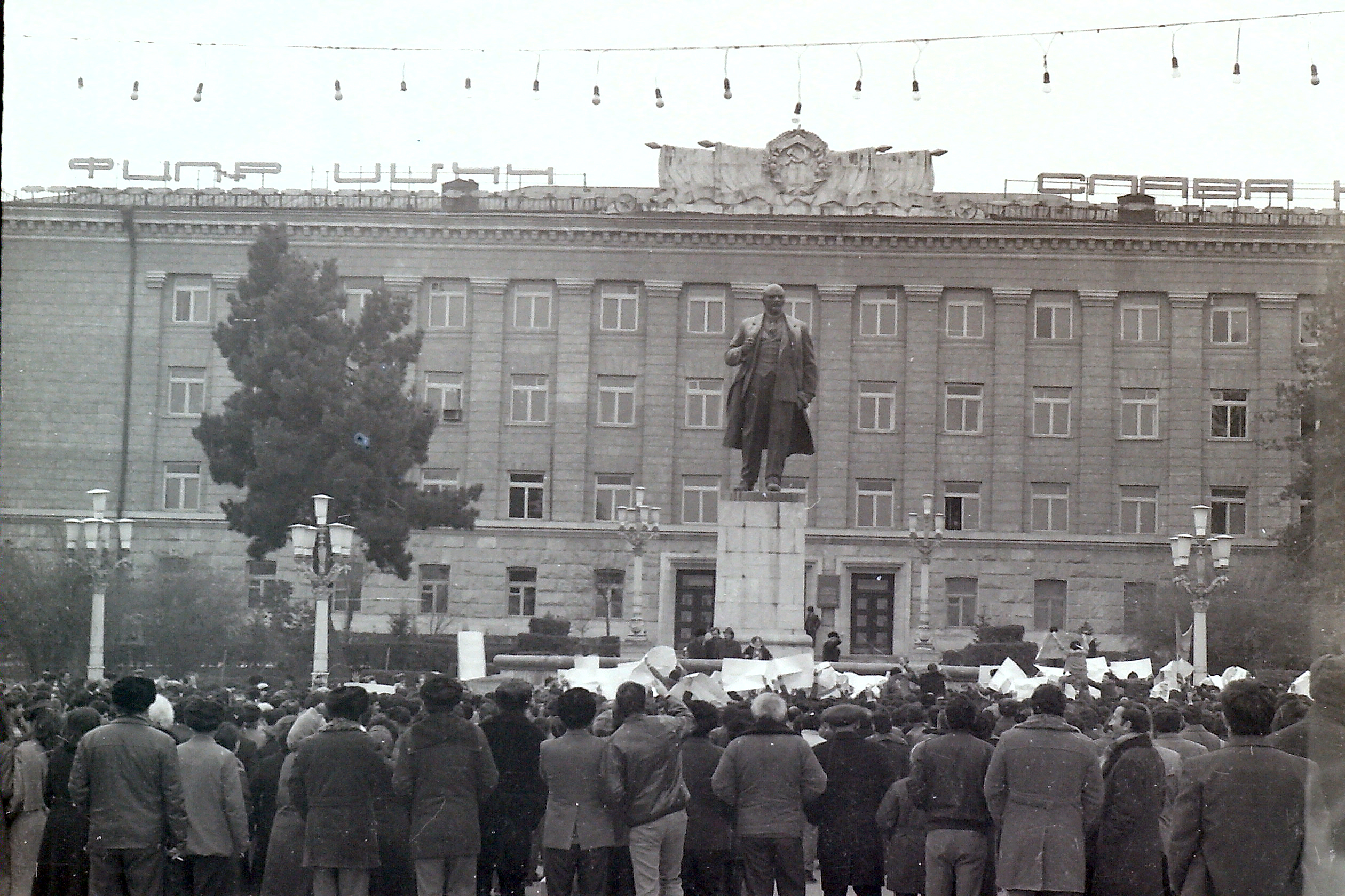 В 1988 началась. 1989 Степанакерт. Степанакерт 1988. Степанакерт 1991. Степанакерт 1990 год.