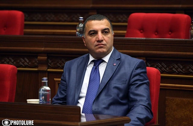 Ձերբակալվել է աշխատանքի և սոցիալական հարցերի նախկին նախարար Արտեմ Ասատրյանը