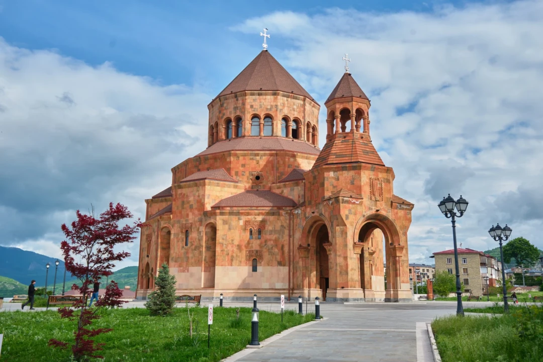 Ստեփանակերտի Սուրբ Աստտվածածին առաջնորդանիստ եկեղեցին մինչև ոչնչացումը
