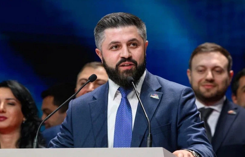 Un partisan de “Arménie Forte”, Alik Aleksanyan, placé en détention pour blanchiment d’argent
