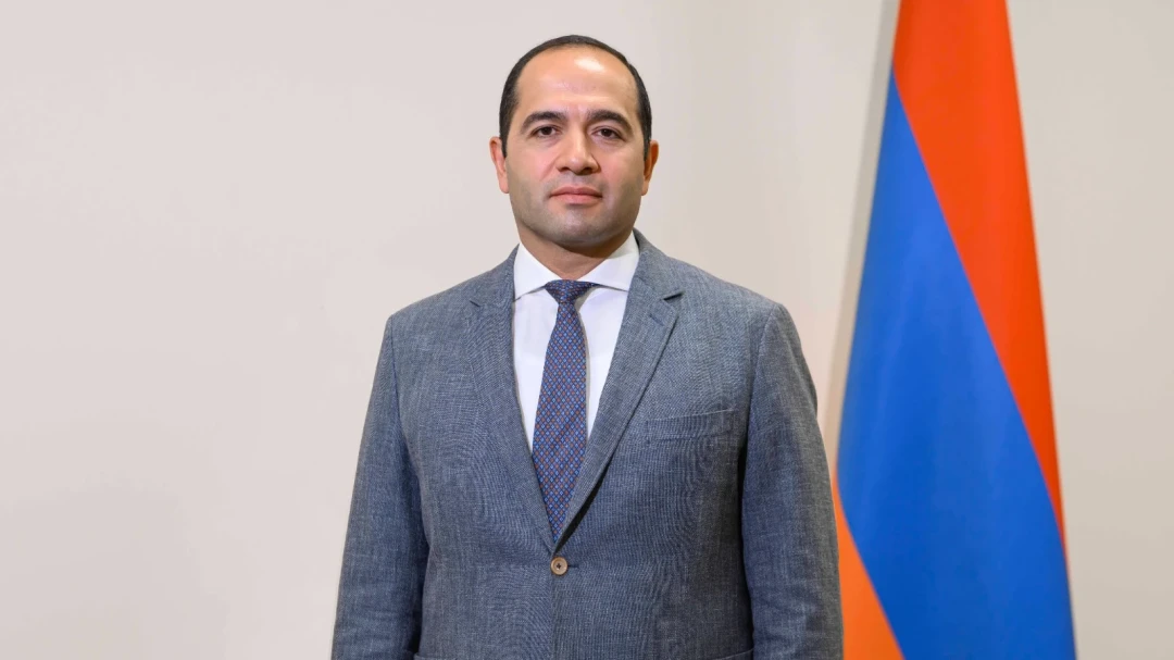 Չինարենի դասընթացներից մինչև MIT-ի ուսումնառություն. ով է նորանշանակ ԲՏԱ նախարար Դավիթ Թադևոսյանը