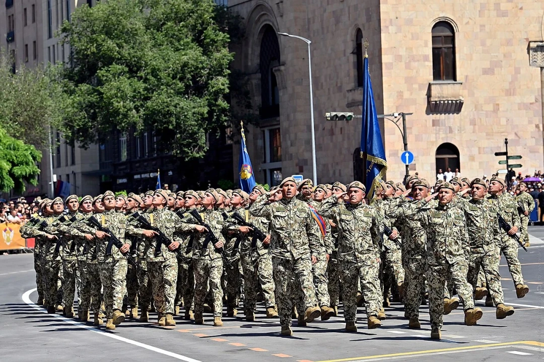 Новая форма Вооруженных сил Армении: парад состоялся, испытания продолжаются