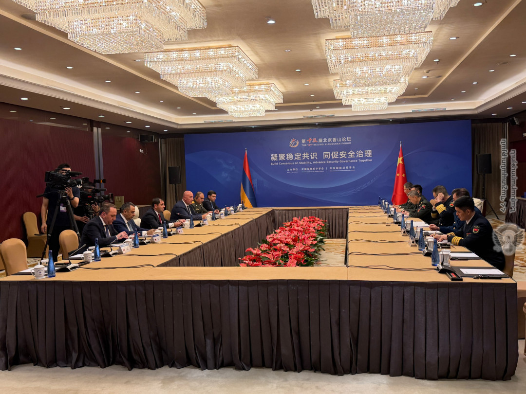 Les ministres arménien et chinois de la Défense discutent de la coopération en matière de défense