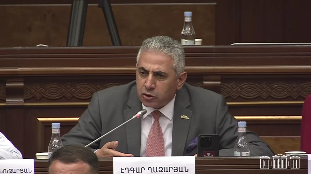 2021-ին ինչի՞ հիման վրա եք տարածքներ հանձնել Սյունիքից․ Փաշինյանը չպատասխանեց Ղազարյանի հարցին