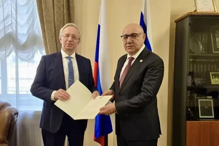 Գալուզինն ու Արսենյանը քննարկել են Մոսկվայի և Երևանի հարաբերությունների հեռանկարները