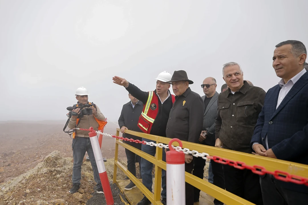 Prime Minister Nikol Pashinyan and members of the government at the launch of operations at the Amulsar gold mine, October 10, 2026.