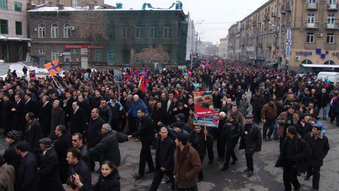 Փետրվարի 28-29, 2008. Տեր-Պետրոսյանը ժամանակ է տալիս Եվրոպային, Արթուր Բաղդասարյանը միանում է Սերժ Սարգսյանին