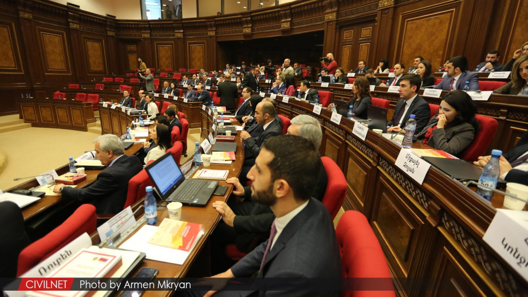 Նոր խորհրդարանի հին ու նոր դեմքերը․ ֆոտոշարք