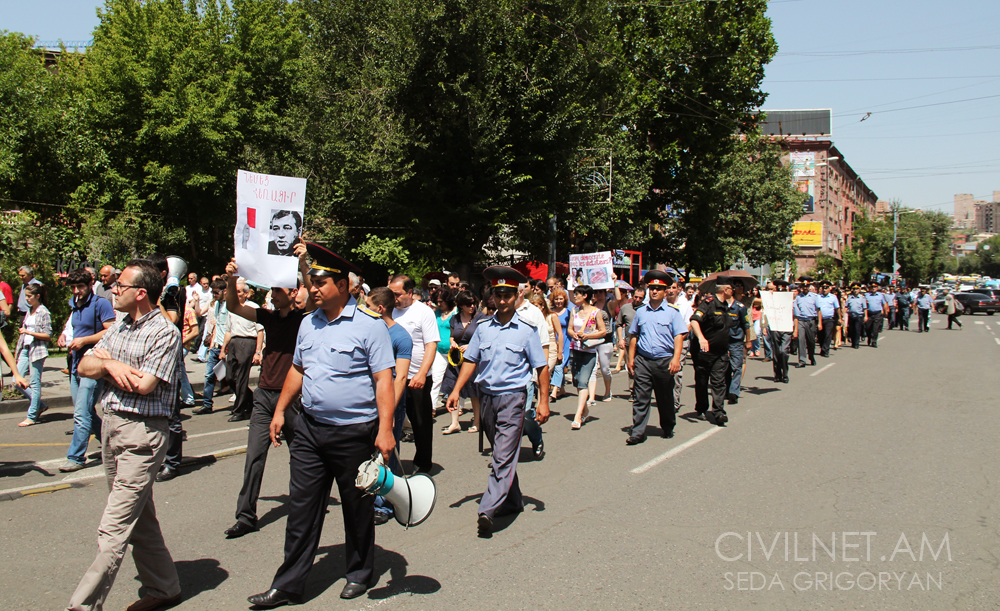 Բողոքի ակցիա ԱԺ-ի դիմաց. ֆոտոշարք