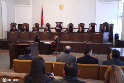 Հակասահմանադրական, բայց ուժի մեջ