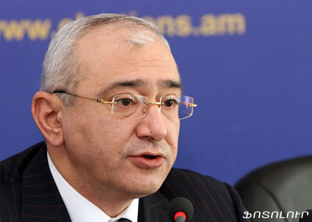Տ. Մուկուչյանը խորհուրդ է տալիս թանաքանյութը չփորձել ջնջել տարբեր նյութերով
