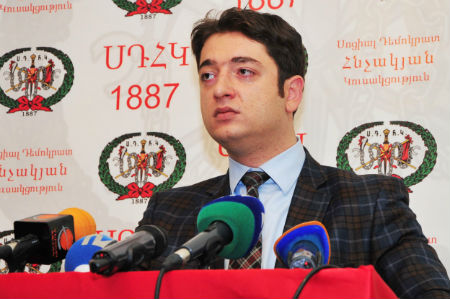 Վարչապետի օգնականը` Սոցիալ-դեմոկրատ հնչակյան կուսակցության ատենապետ