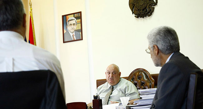Քծնանք՝ ակադեմիական ձևով