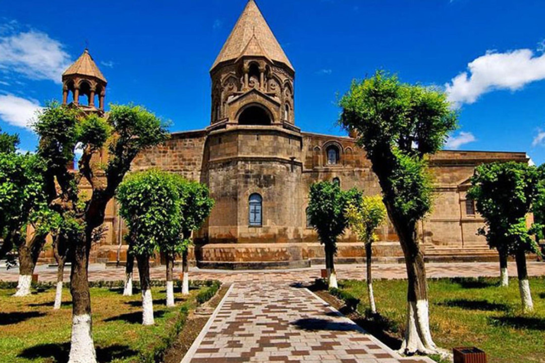 Վաղարշապատ-Էջմիածինը նշում է 2704-ամյակը