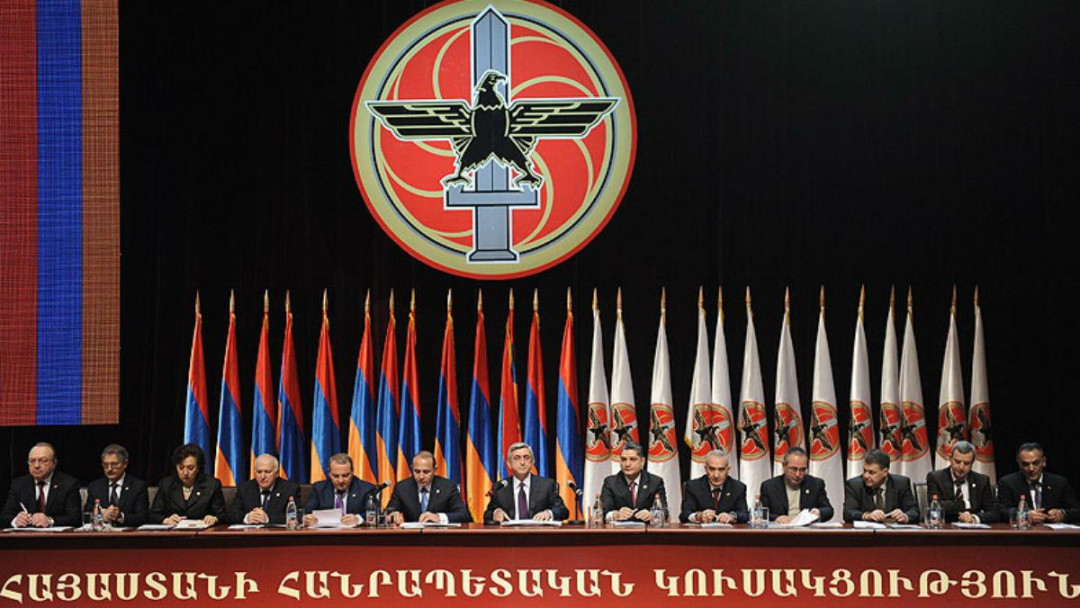 Երկնքում Աստված, երկրի վրա՝ ՀՀԿ