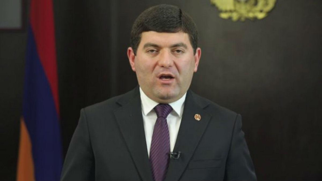 Դատախազը որոշել է ժամանակավորապես դադարեցնել Մասիսի քաղաքապետի ու տեղակալի պաշտոնավարումը