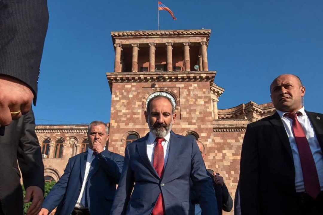 Ընդդիմությունը՝ խաղաղության և պատերազմի օրերին