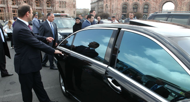 Տարոնը պիտի ձեզ խնդրի, ոչ թե դուք՝ իրեն