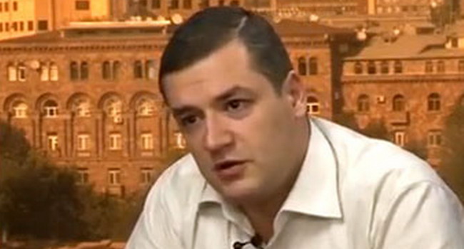 Լրագրողն իրեն հետևողականորեն դնում է անհեթեթ վիճակի մեջ. Տ.Ուրիխանյանի պատասխանը «Հրապարակ»-ին