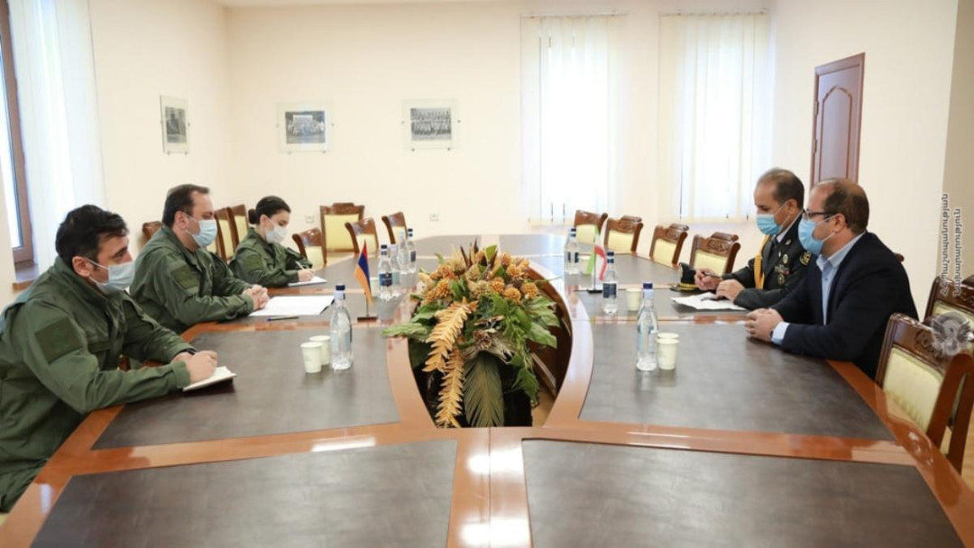 Իրանի ռազմական կցորդի հետ քննարկվել է պատերազմում երրորդ կողմի և վարձկան ահաբեկիչների ներգրավվածությունը