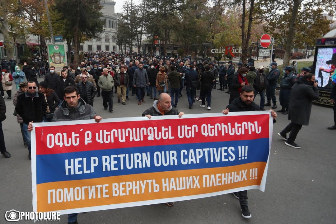 Չորս քայլ, որ պետք է անել քաղաքական ճգնաժամից դուրս գալու համար․ Էրիկ Հակոբյան