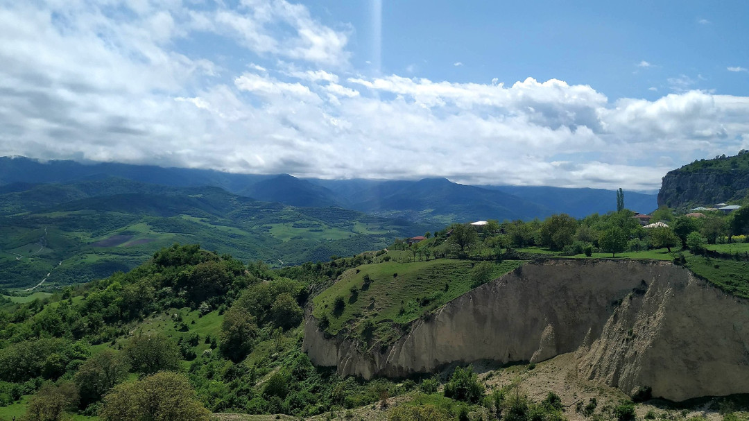 «Հետները զրուցել եմ, հետ են գնացել»․ Հաթերքի գյուղապետը՝ ադրբեջանցիների առաջ գալու մասին