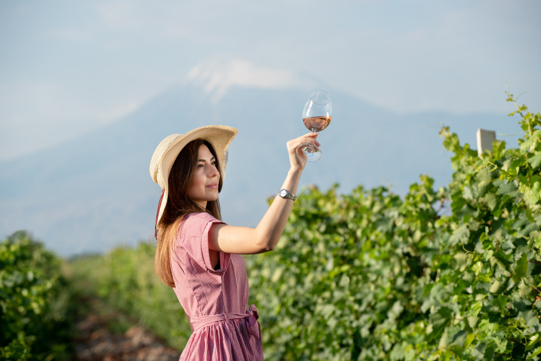Winé - Syrian Armenian and Women Touches in Winemaking. Gohar Gharibyan