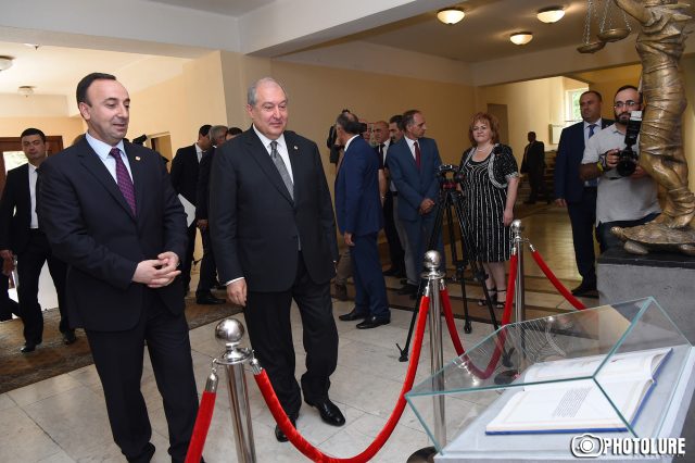 Հրայր Թովմասյանը միջնորդեց որպես վկա ՍԴ հրավիրել նախագահին