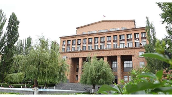 Բուհերի հոգաբարձուներ ու ռեկտորներ՝ միայն քաղաքական օրհնությամբ