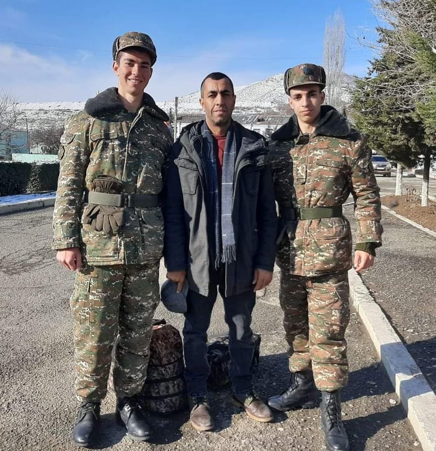 Առաջիններէն՝ Յարութը իր կորիւններով