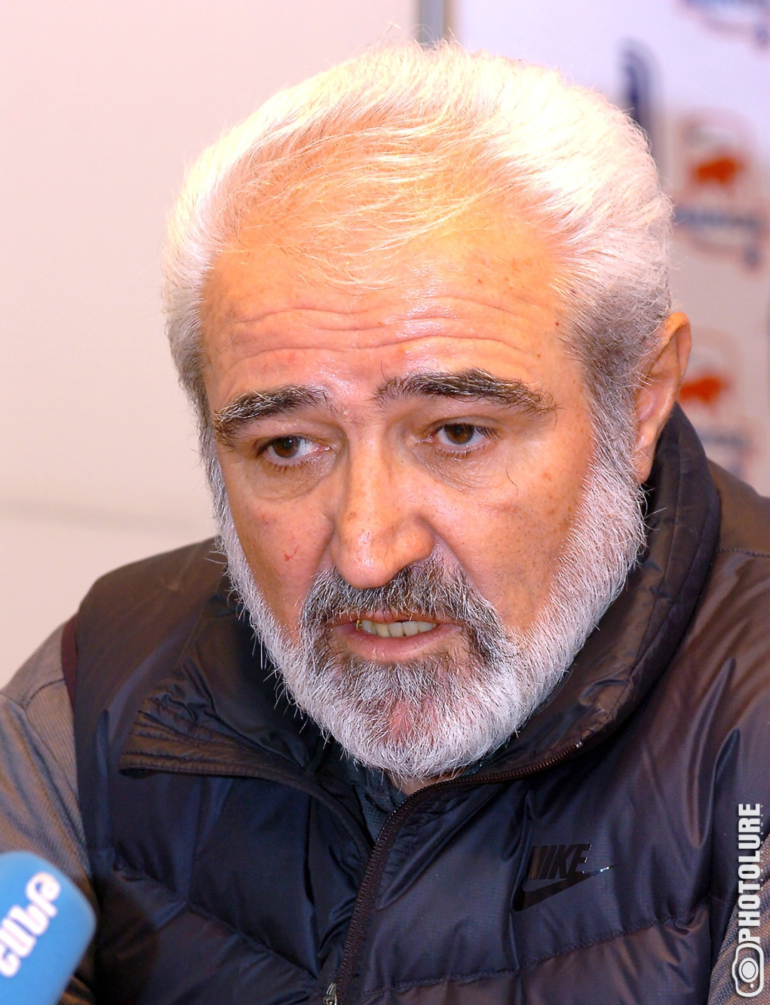Մահացել է բանաստեղծ Ռազմիկ Դավոյանը