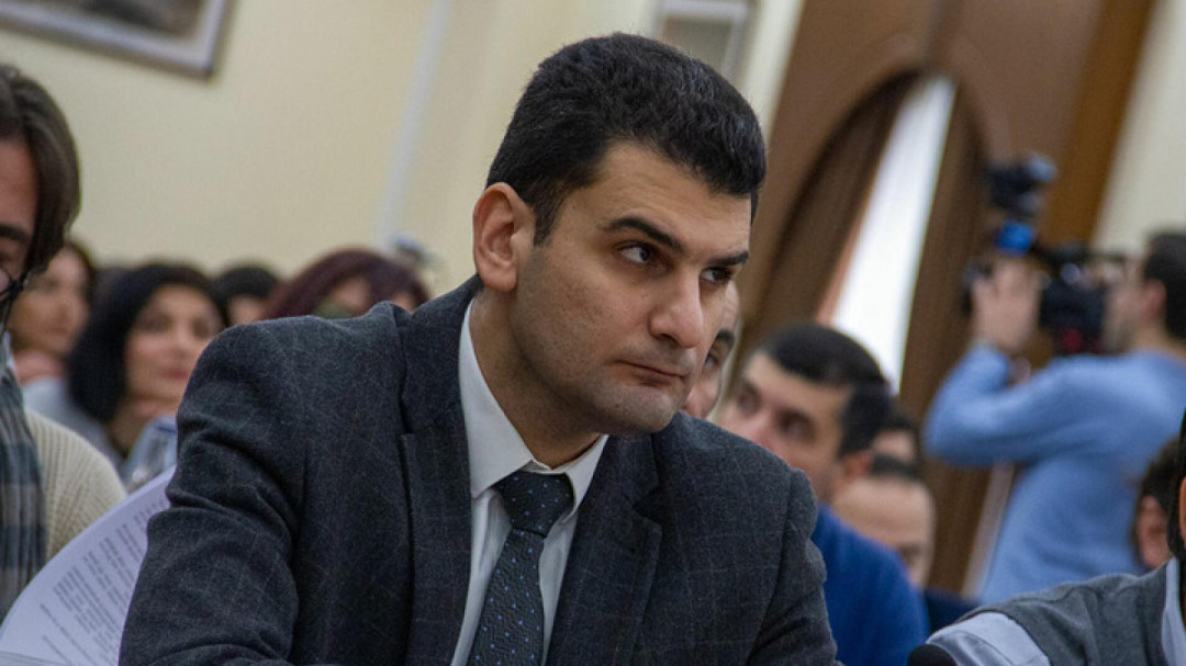 Հրաչյա Սարգսյանը մետրոյի նոր կայարանը «ճոխություն» էր համարում, բայց արդեն դեմ չէ