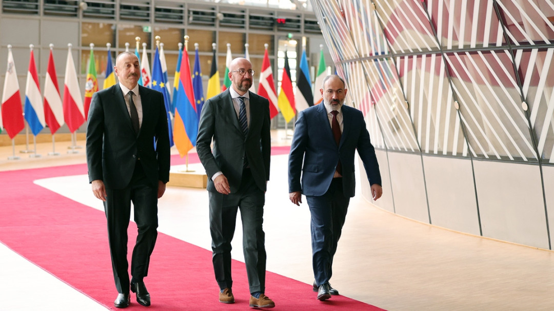 Pashinyan, Aliyev agree to convene border commission soon, continue Brussels meetings