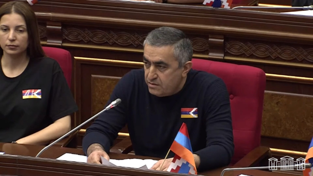 Մնում եք վարչապետ, որ ի՞նչ անեք․ Արմեն Ռուստամյանի ու Նիկոլ Փաշինյանի անավարտ բանավեճը