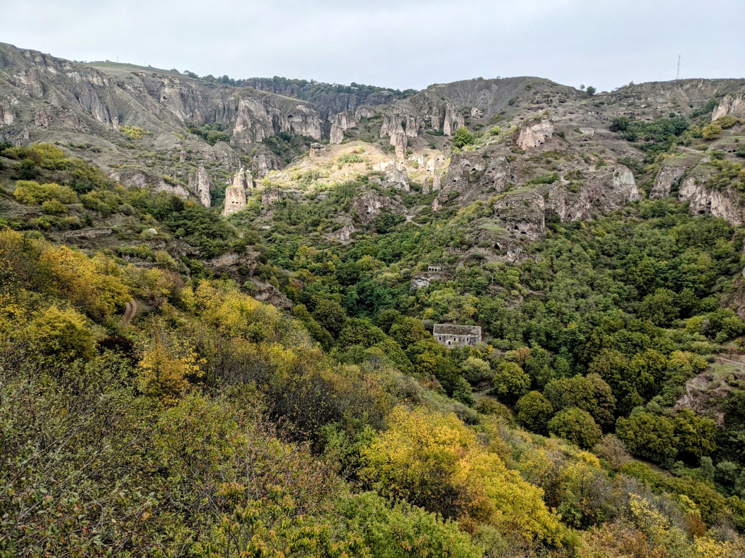 ՀՐԱՏԱՊ․ Ադրբեջանը հրետակոծում է Ջերմուկի, Գորիսի, Սոթքի դիրքերի ուղղությամբ