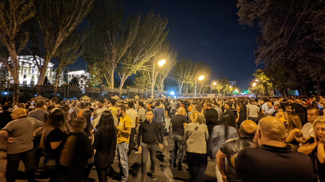 Thousands protest in Yerevan after Pashinyan’s contradictory remarks on signing deal with Azerbaijan
