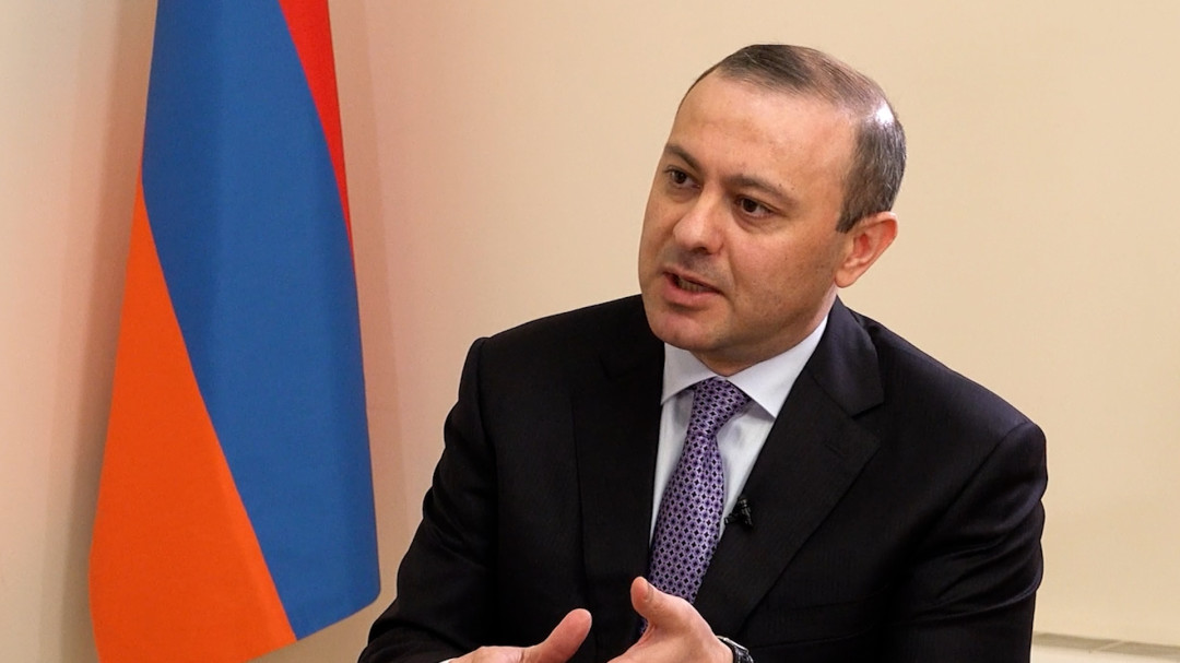 Արմեն Գրիգորյանը հակասում է Միրզոյանին և Զասին