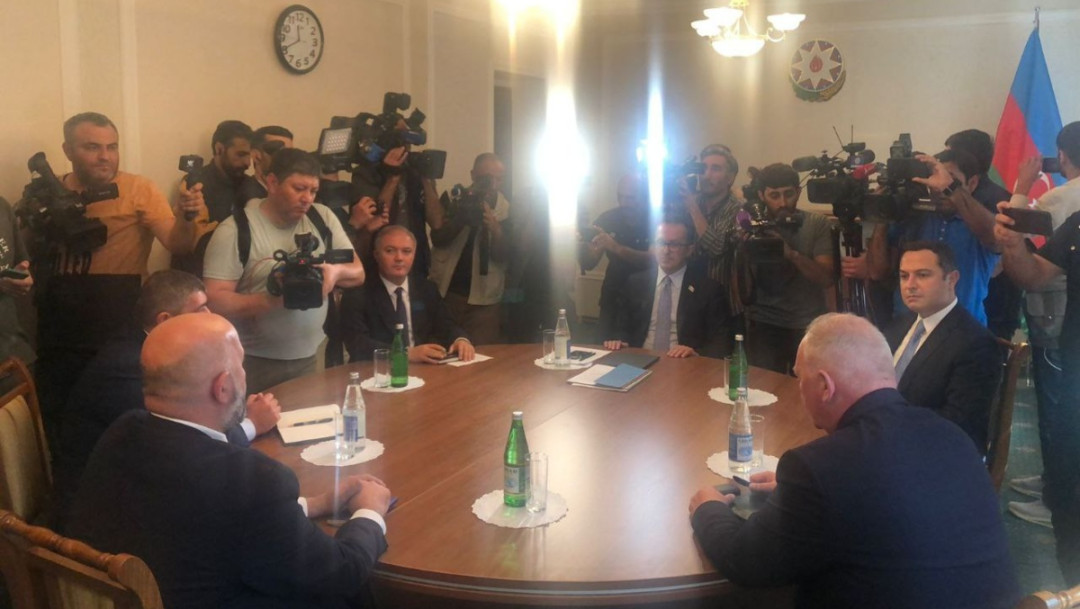 Եվլախում մեկնարկել է հանդիպումը
