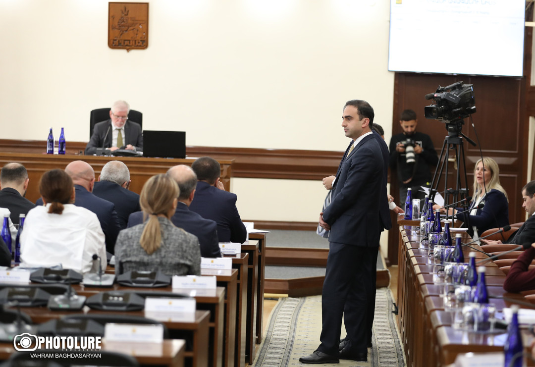 Երերուն դիրքերով քաղաքապետը․ իրավիճակն ամեն պահի կարող է փոխվել
