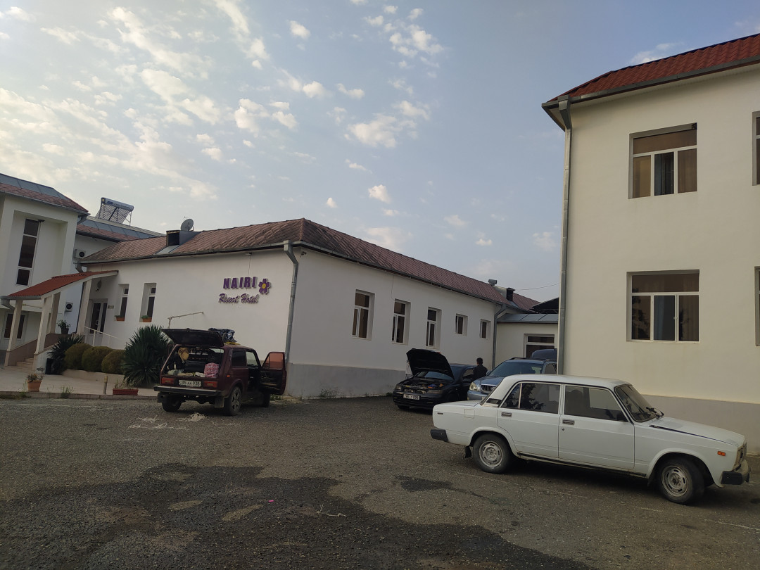 Մահվանն ավելի լավ է նկուղում սպասել, քան երկրորդ հարկում
