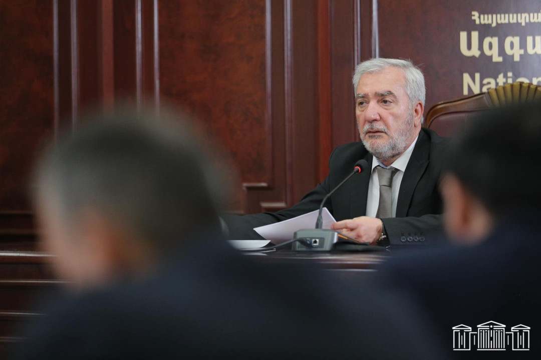 Շուրթերդ մաքրի՛ր, Անդրանիկ Քոչարյան