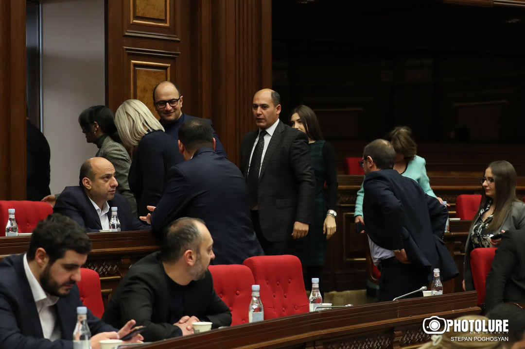 Ընդդիմադիր ո՞ր պատգամավորները չեն միացել կառավարության հրաժարականի ուղերձի նախագծին