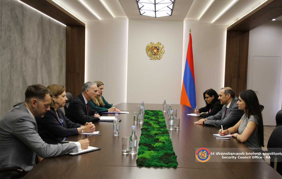Արմեն Գրիգորյանն ու Լուի Բոնոն քննարկել են հայ-ադրբեջանական կարգավորման գործընթացը