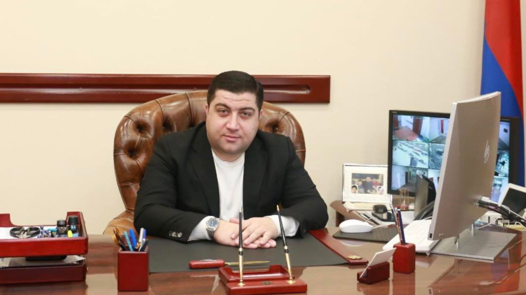Արաբկիրի թաղապետի նկատմամբ կիրառվել է տնային կալանք, երկու տեղակալները կալանավորվել են