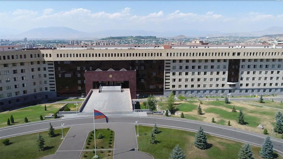 Երևանի ոչ բոլոր զինկոմներն են ազատվել աշխատանքից․ Oragir.news-ի տեղեկությունները սխալ են