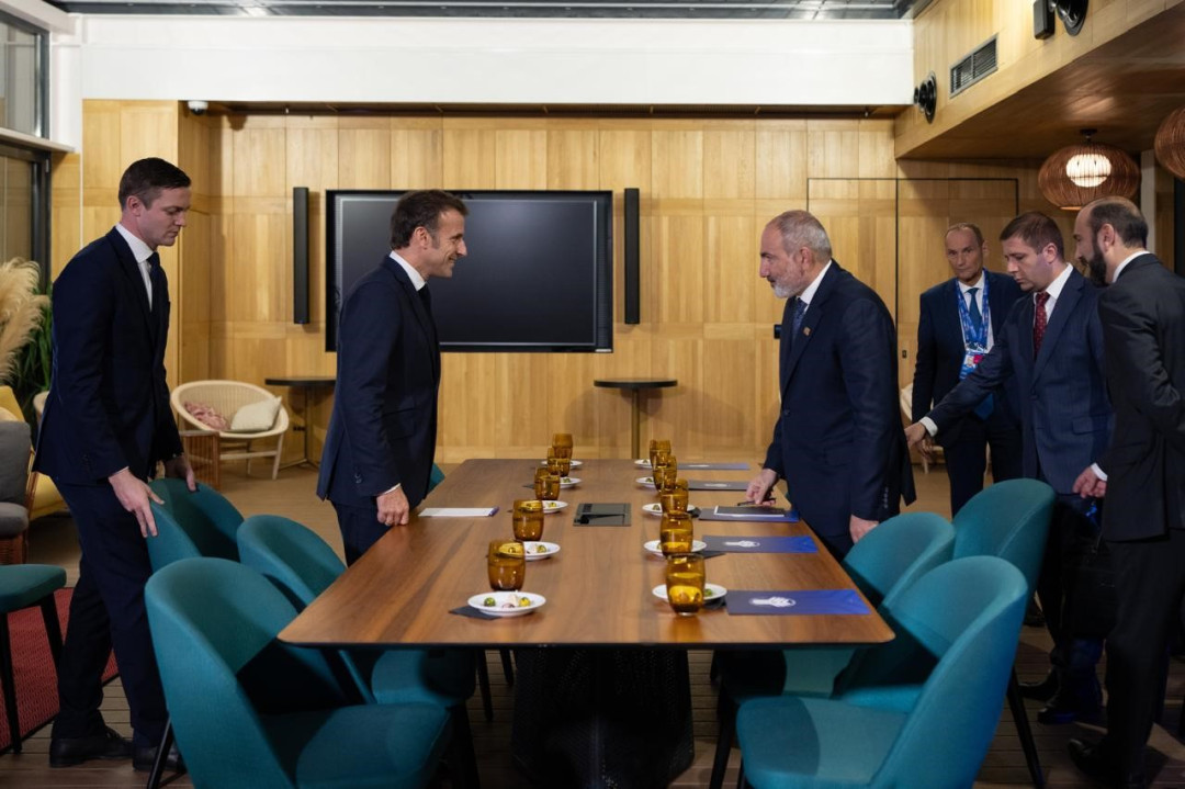 Փաշինյանն ու Մակրոնը քննարկել են վիզաների հարցն ու խաղաղության գործընթացը