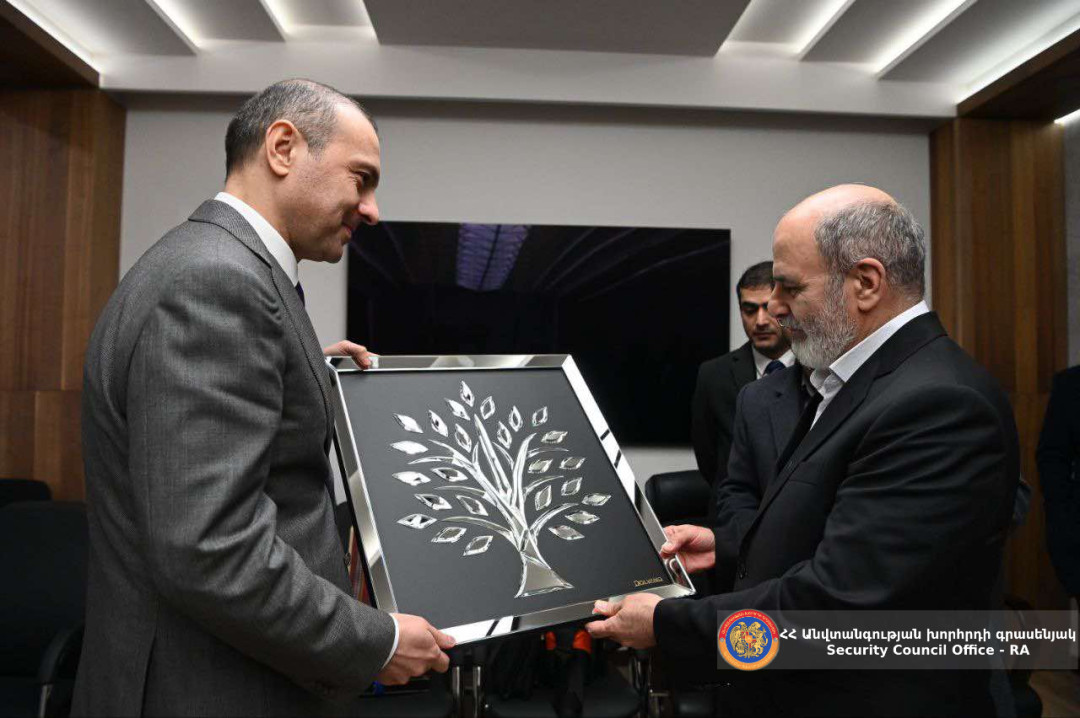 Ահմադիանն առաջարկել է Իրանի միջնորդությունը «տարածաշրջանային երկրների միջև հարաբերություններում»