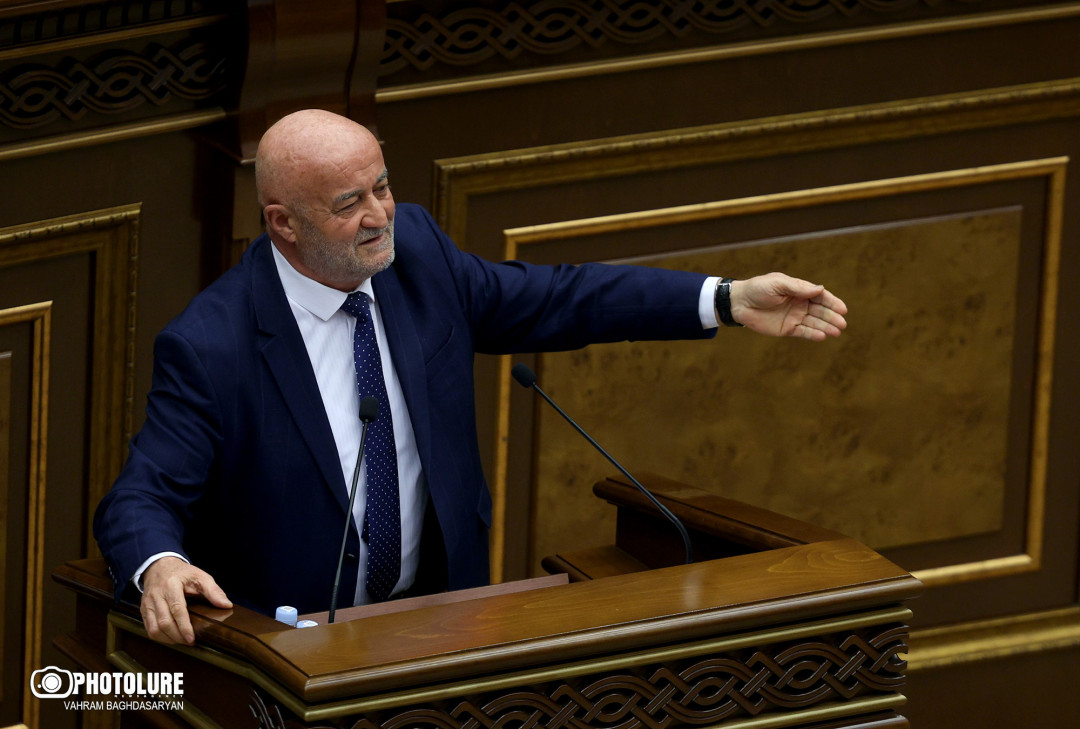 Armenian parliament approves criminal prosecution against two lawmakers