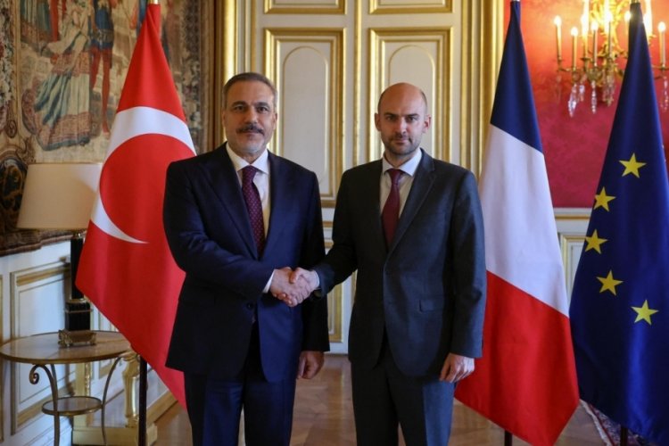 Թուրքիայի և Ֆրանսիայի ԱԳ նախարարները քննարկել են հայ-ադրբեջանական կարգավորումը