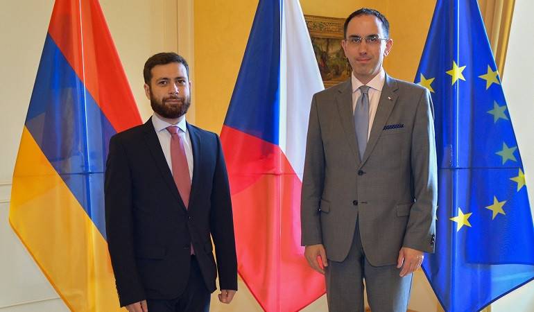 ԱԳ փոխնախարարը Չեխիայում ներկայացրել է վիզաների տրամադրման խնդիրները